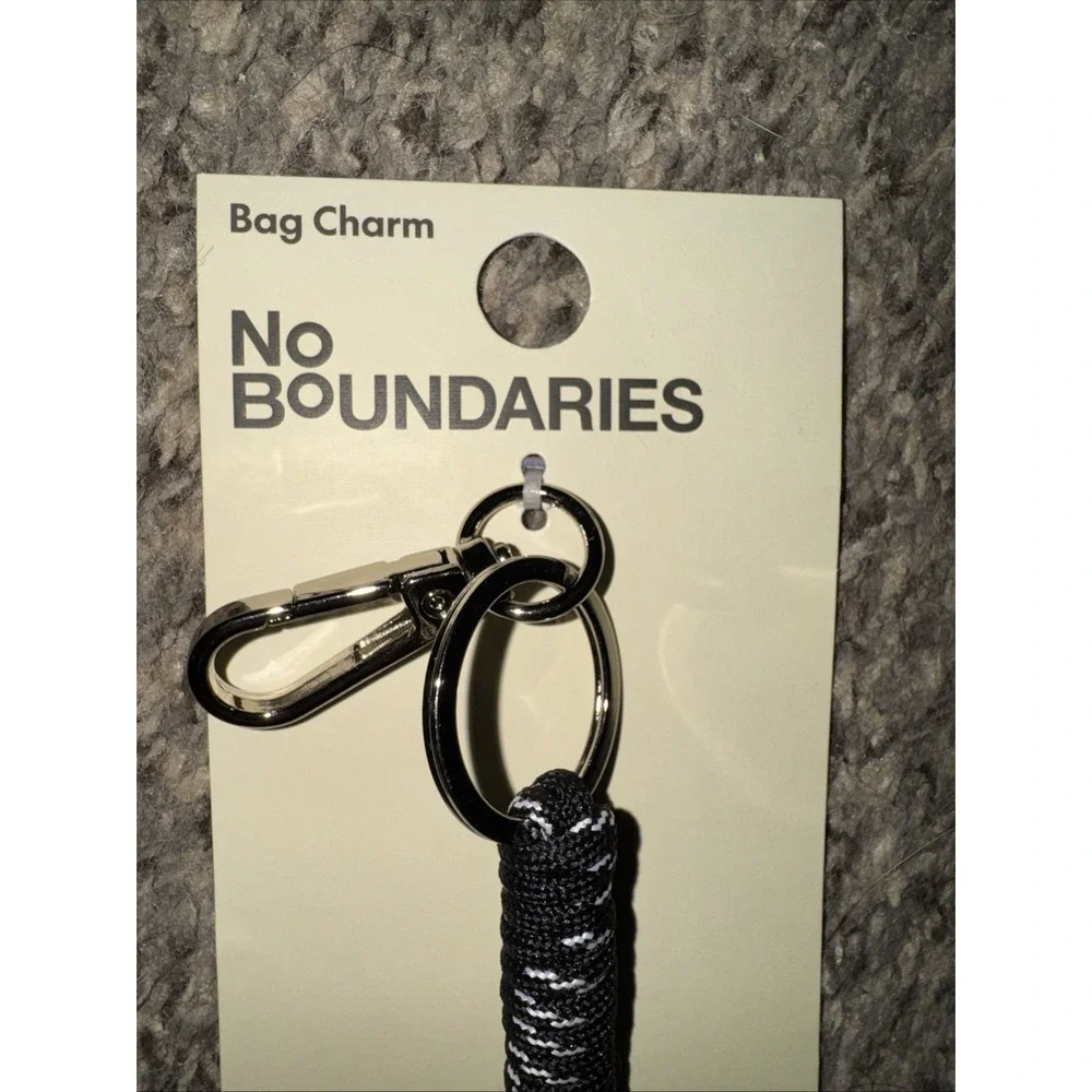No Boundaries Smiley Flower Bag Charm Keychain New